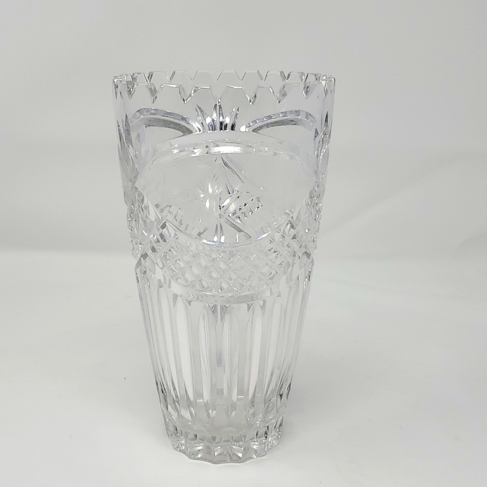 Very Pretty Etched Chrystal Vase
